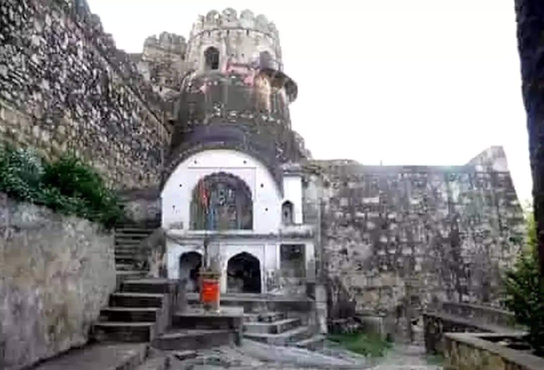 Jhansi Ganesh Mandir: जहाँ रानी लक्ष्मीबाई ने लिए थे सात फेरे! झांसी के गणेश मंदिर का अद्भुत इतिहास और रहस्य